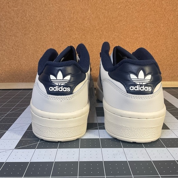 Adidas
‘Rivalry’
Brand new - Picture 6 of 14